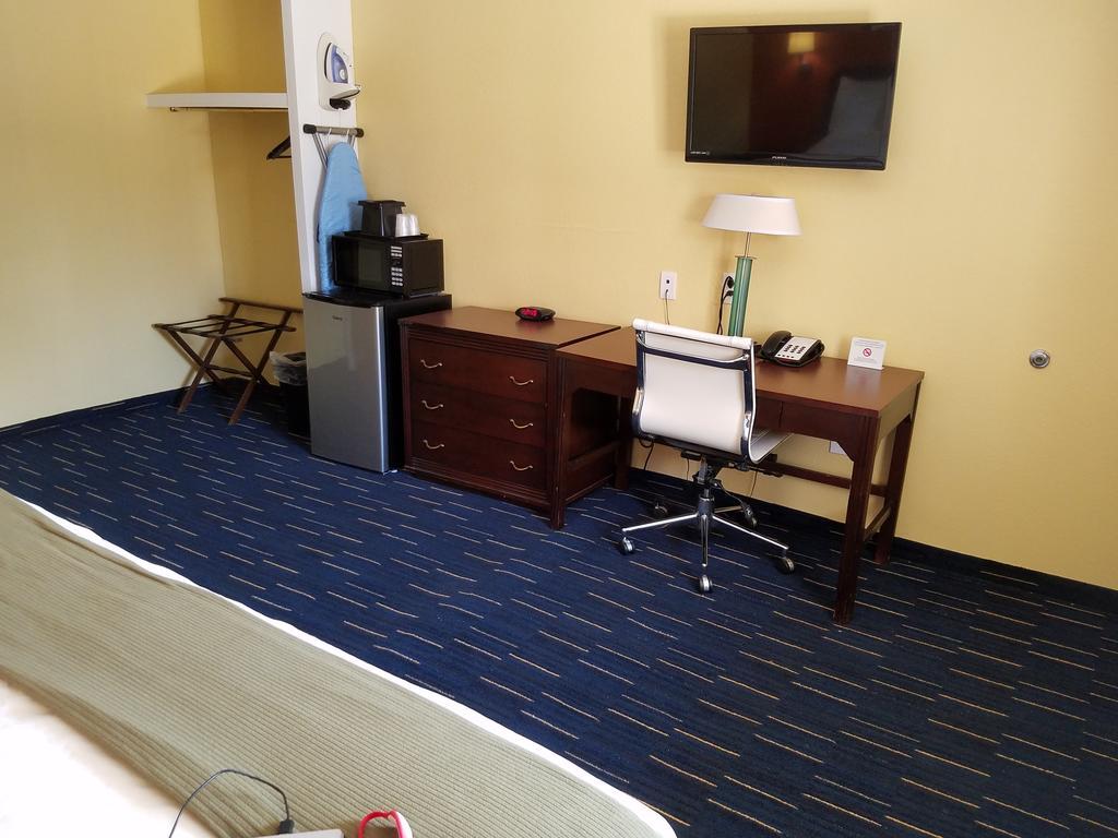 Country Inn Стерлинг Экстерьер фото