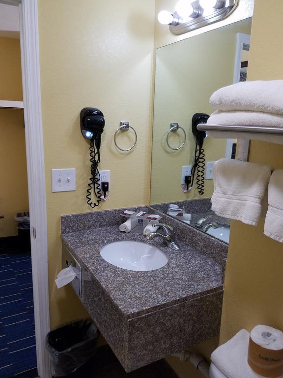 Country Inn Стерлинг Экстерьер фото